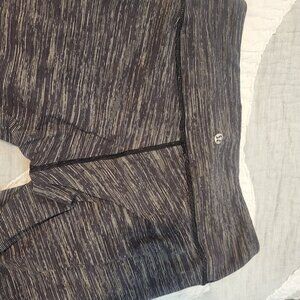 Lululemon athletic navy capris